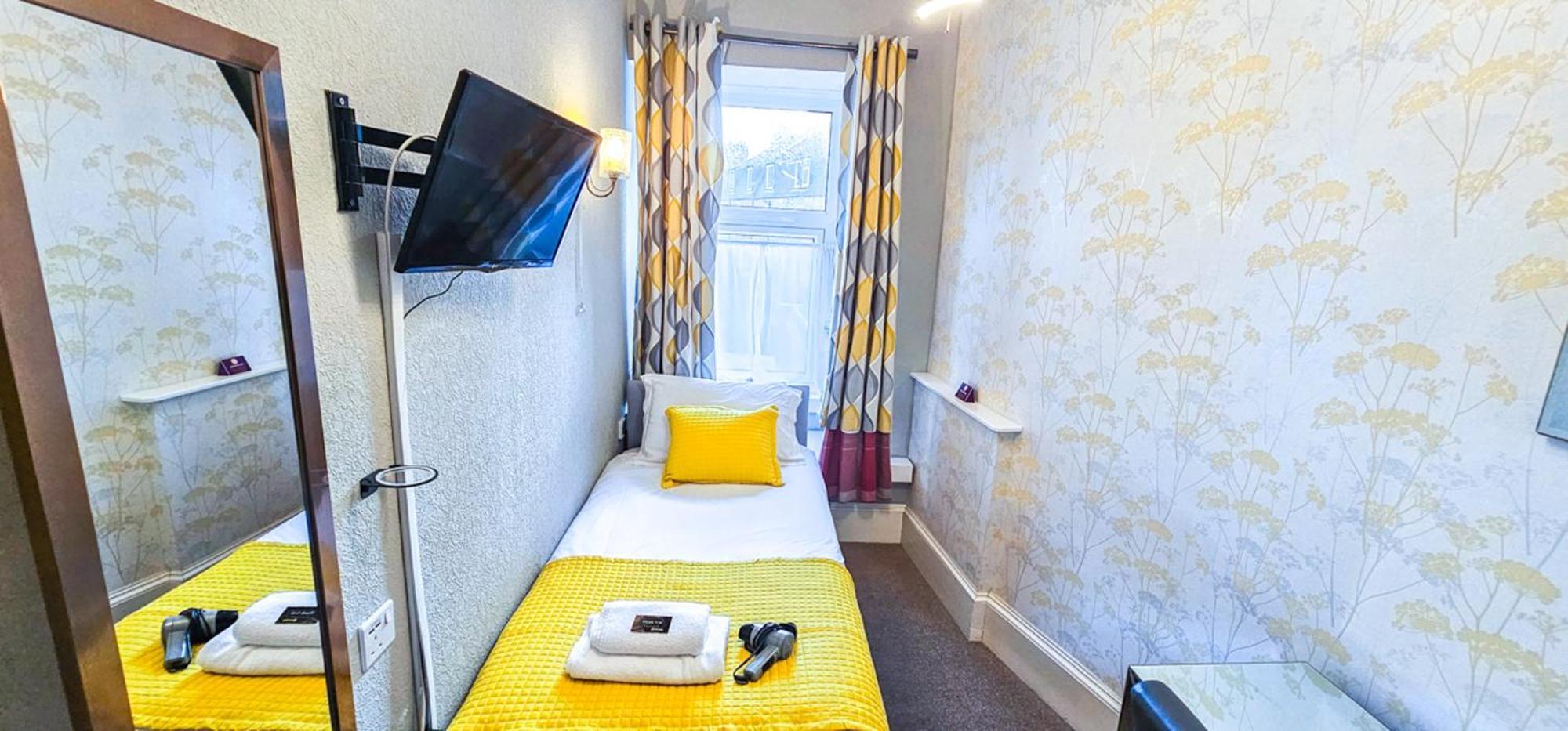 Mystayinn Kinloch Lodge Inverness Exterior photo